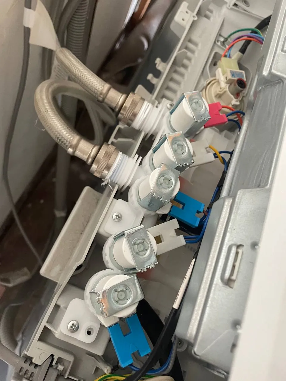 Washer water inlet valves in Los Angeles